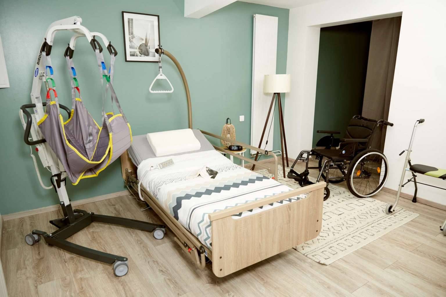 Lit médicalisé électrique à hauteur variable ,lève-personne , Fécamp matériel medical